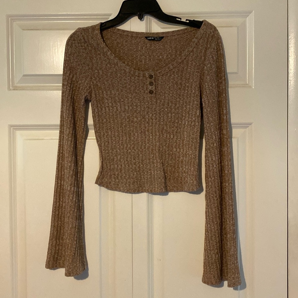 Bell sleeve top